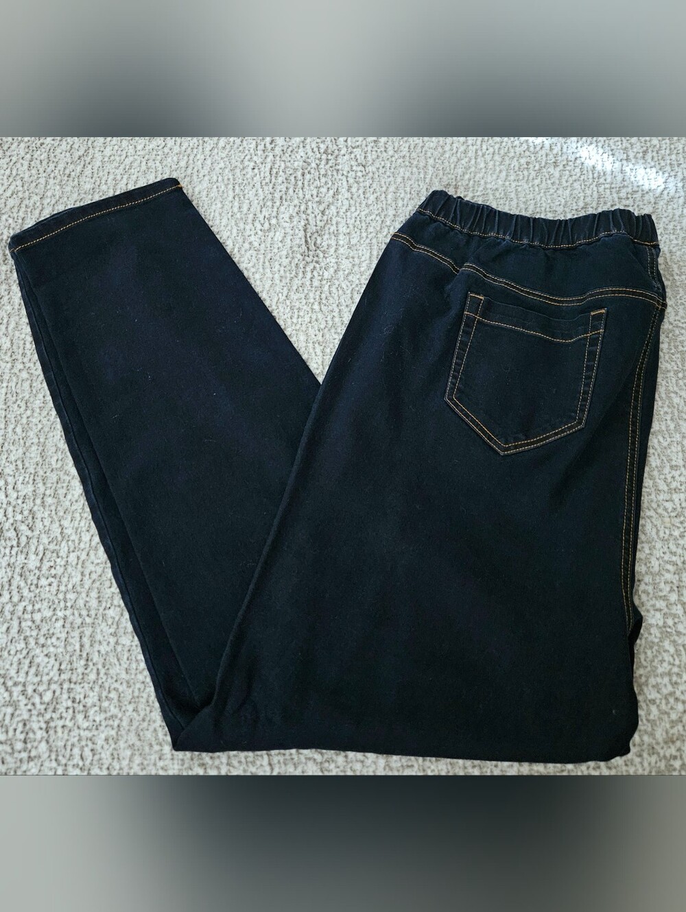 Classic Dark Wash Skinny Pull-On Jeans with Contrast Stitching Sz 22